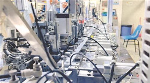 世界工厂 里小企业的 大收获 制造业当家 数字化赋能
